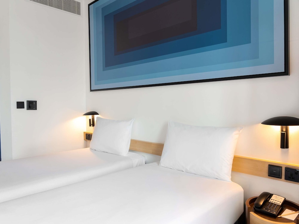 Ibis One Central 13/49
