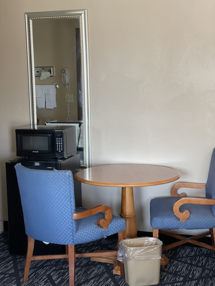 Rodeway Inn And Suites Riverton 16/23