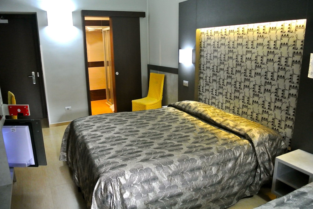 STANDARD, DOUBLE OR TWIN BED