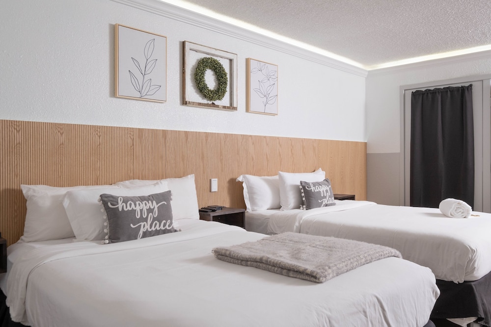 The Cactus Cove Inn And Suites 11/49