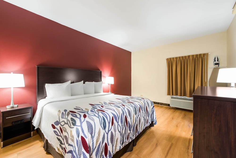 Econo Lodge Inn & Suites Monee 14/59