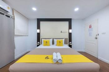 BASIC, SINGLE, KING BED, PRIVATE BATHROOM
