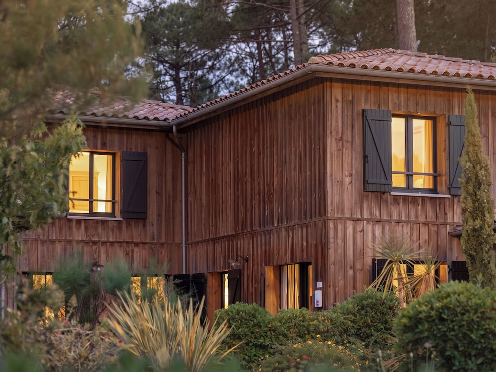 Domaine du Ferret Restaurant & Spa by Germain Collection 9/83