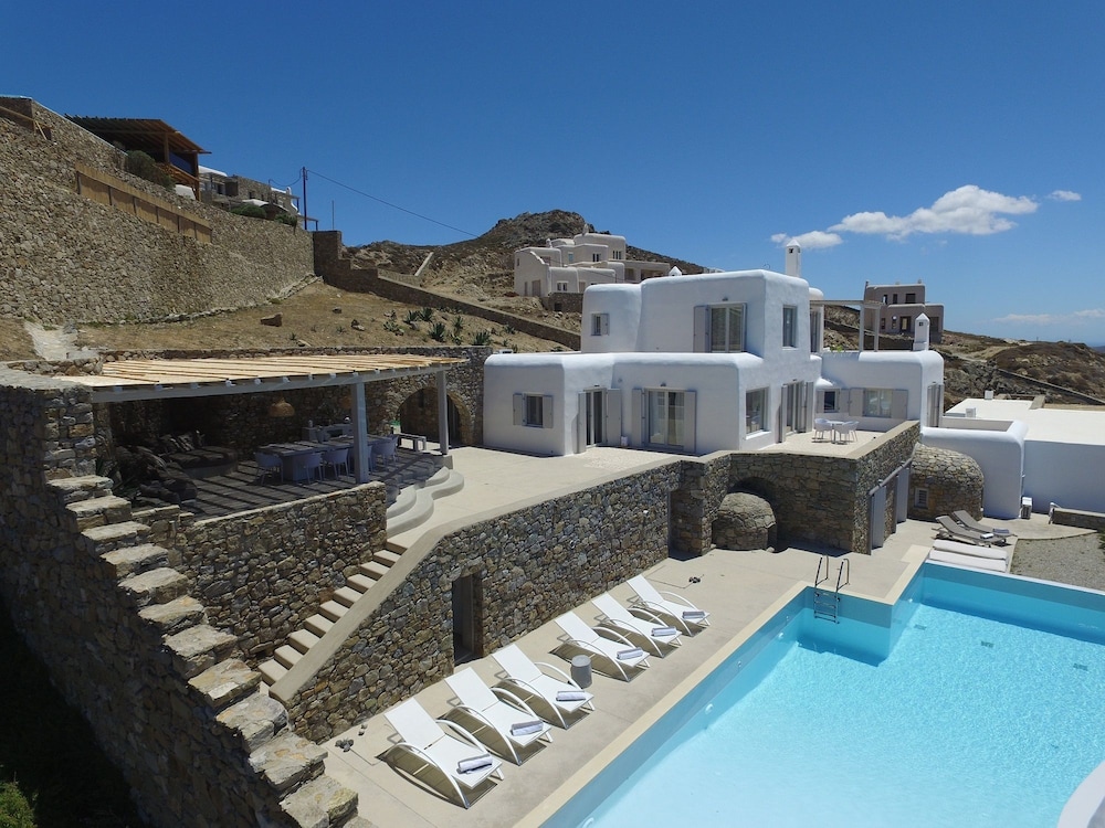 Villa Delucien 44/52