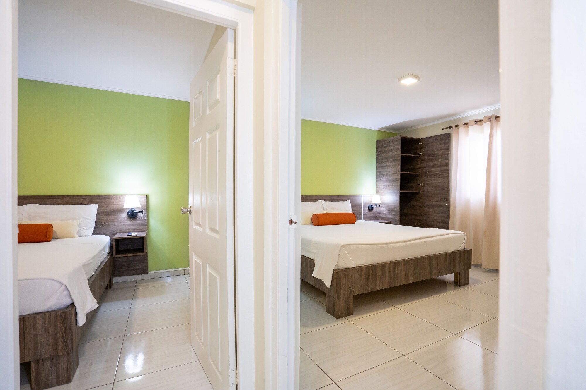 شقة كومفورت بسرير كينج وسرير كوين بإطلالة على المسبح بغرفتي نوم، Delynne Boutique Hotel 10/10