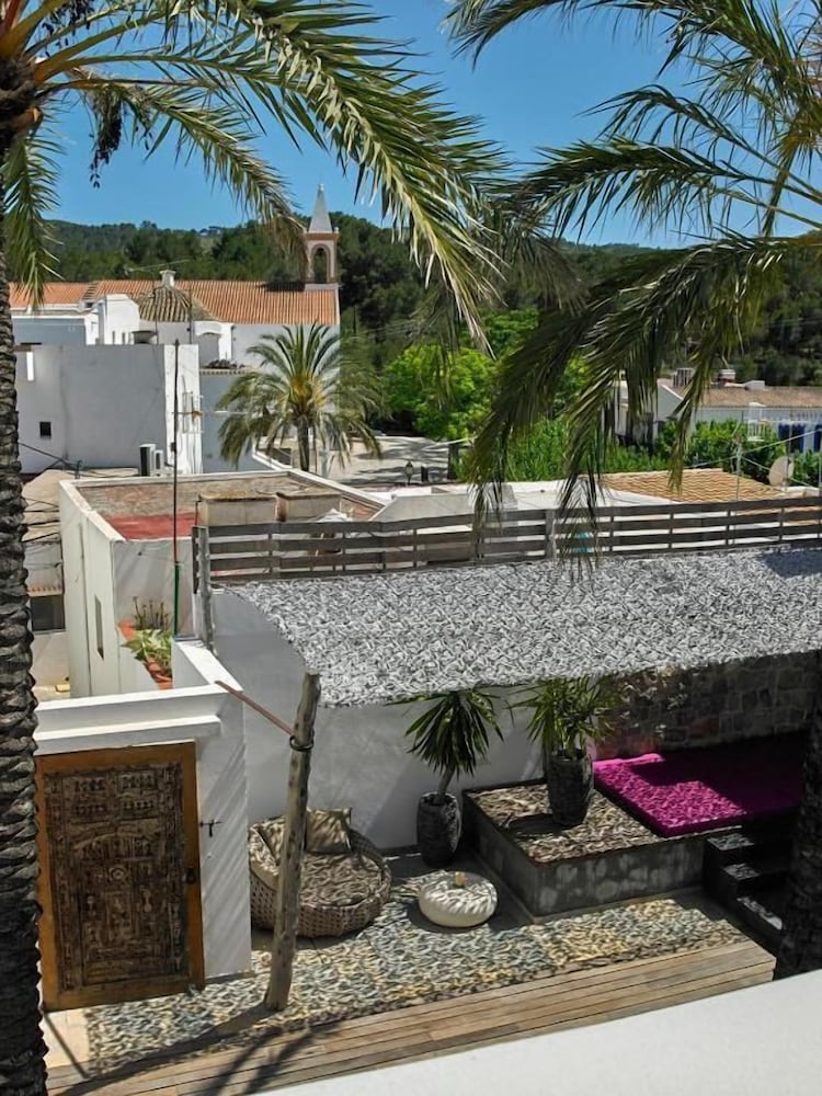 The Giri Residence Hotel & Spa 31/39