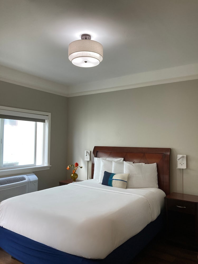 The Hotel Hollywood - Westsiderentals 30/75