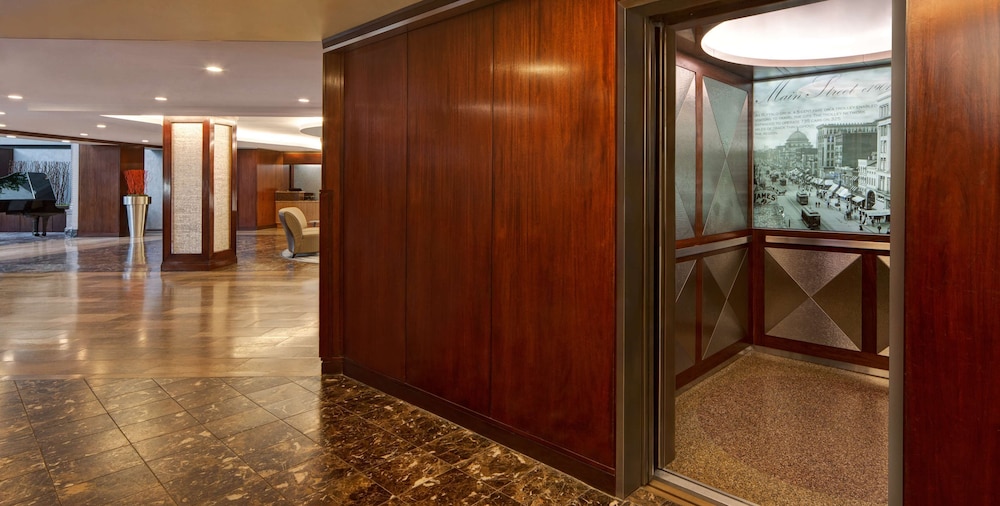 Hyatt Regency Buffalo 8/60