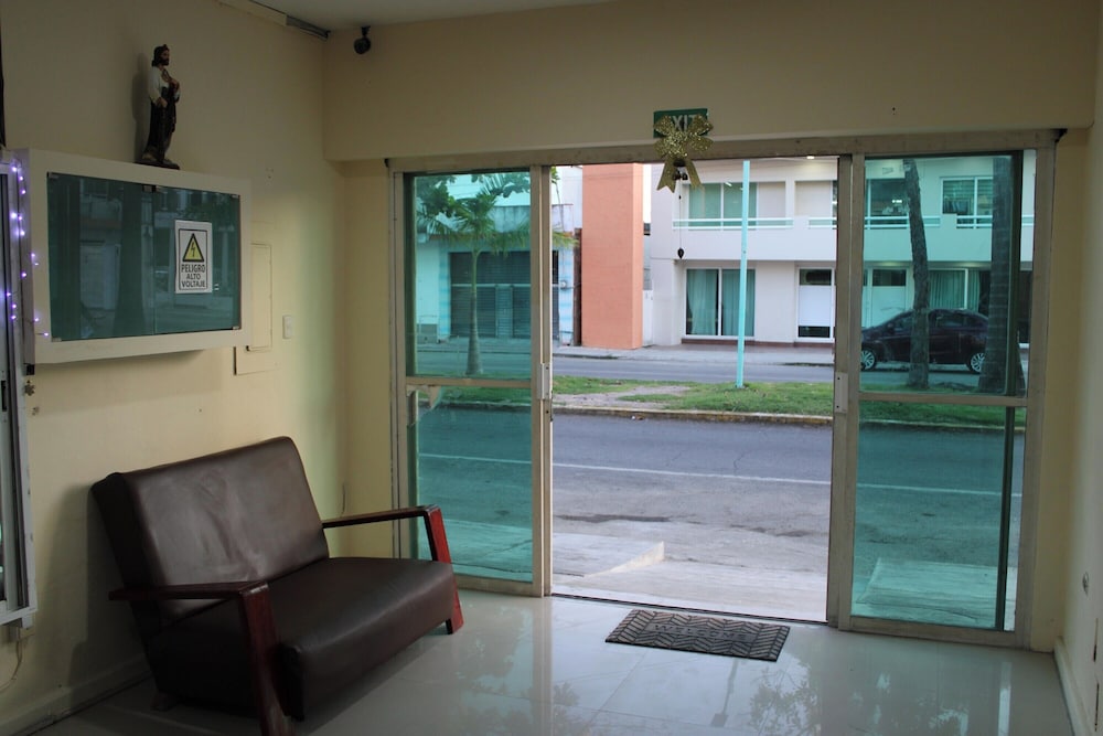 OYO HOTEL COLIBRI 62/67
