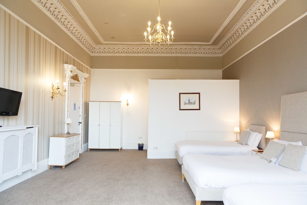 Deluxe, Suite, Double and Twin Beds