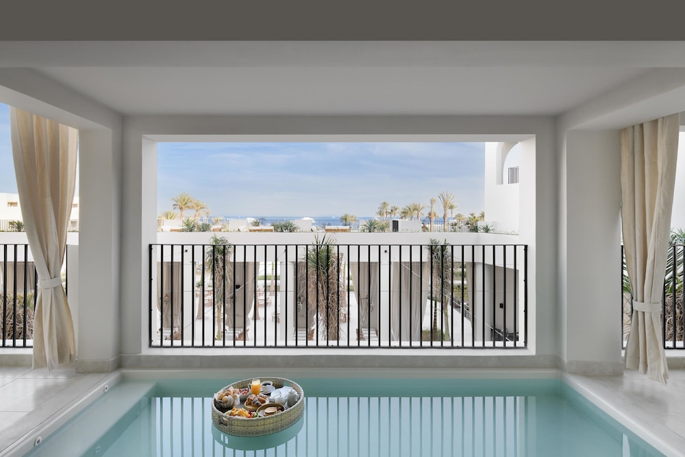 Serry Beach Resort 10/68