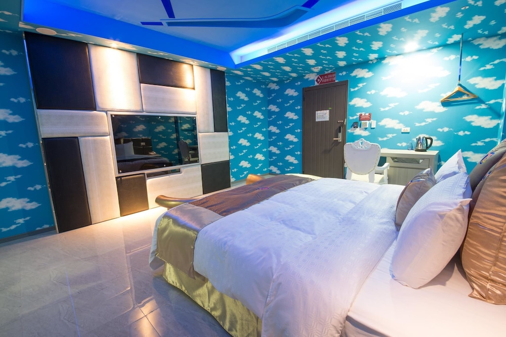 Ting-Shuai Motel 26/68