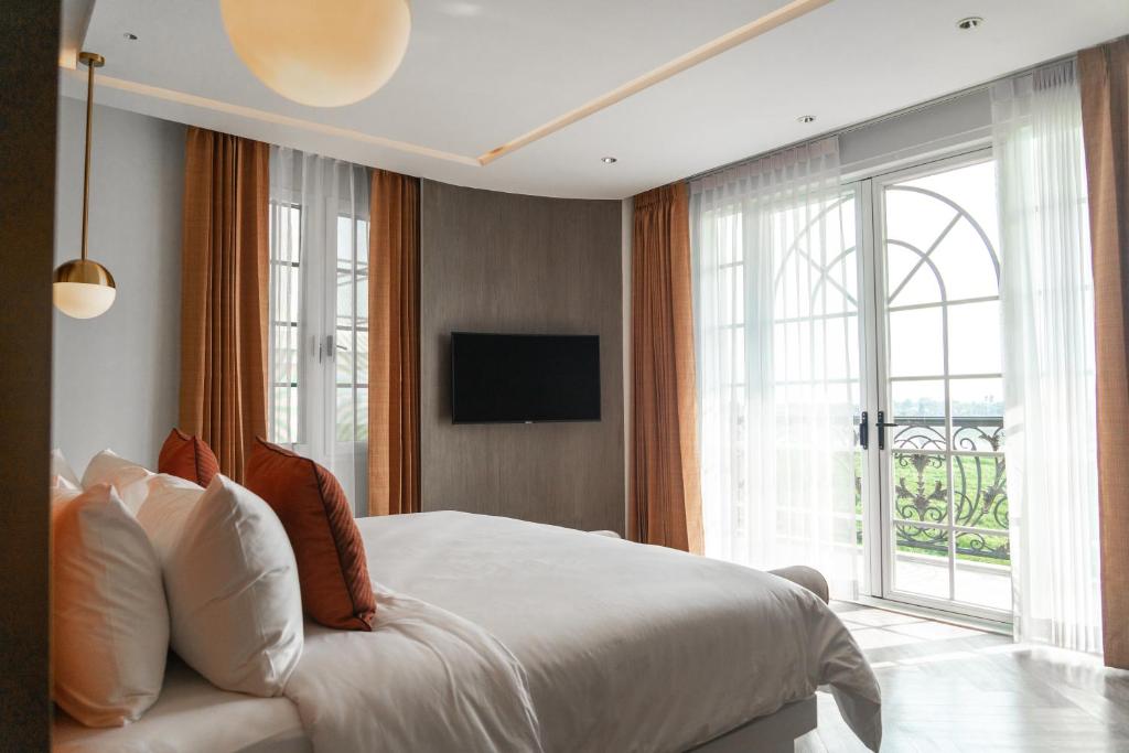 غرفة ديلوكس بسرير مزدوج بإطلالة على النهر، La Seine Hotel 3/7