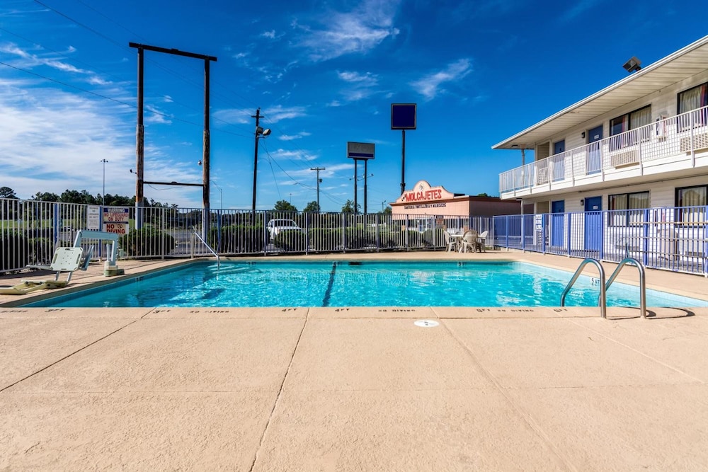 Motel6 Lumberton, NC 37/41