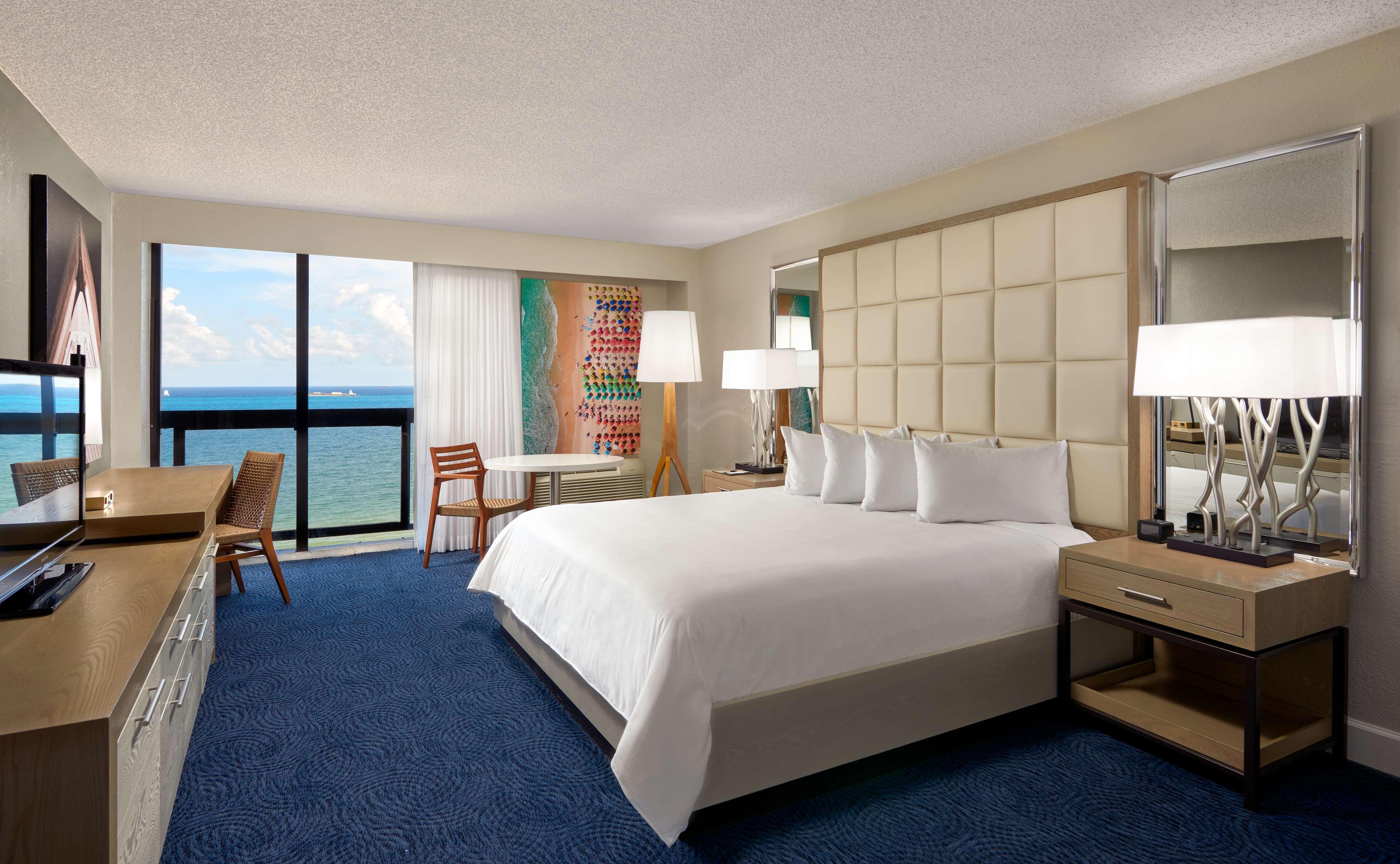 1 BEDROOM, SUITE, KING BED, OCEAN FRONT