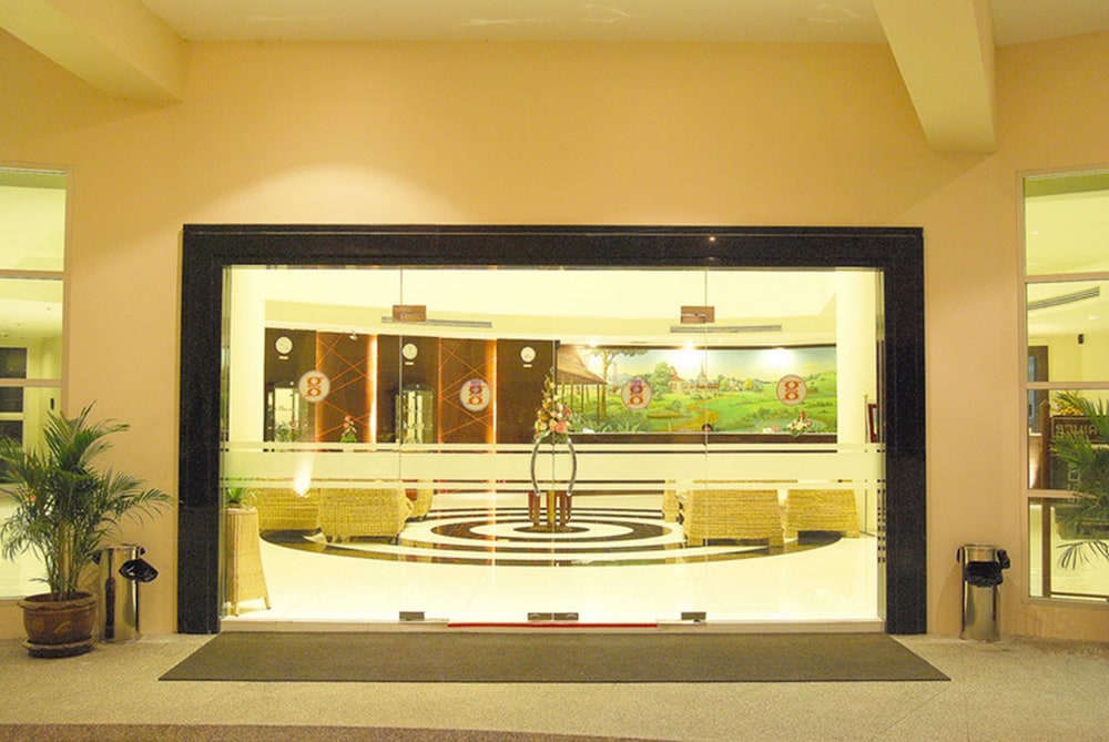 Grand Southern Hotel (SHA Certified) 4/21