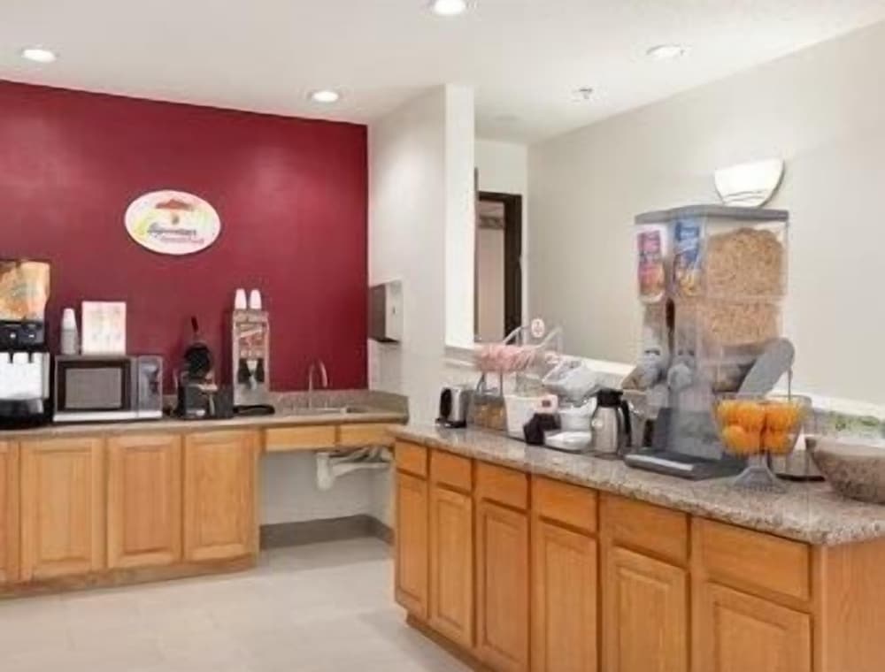 Super 8 By Wyndham Garland/Rowlett/East Dallas Area 3/31