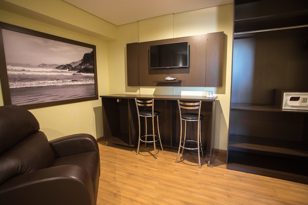 San Diego Suites Taubate 4/64