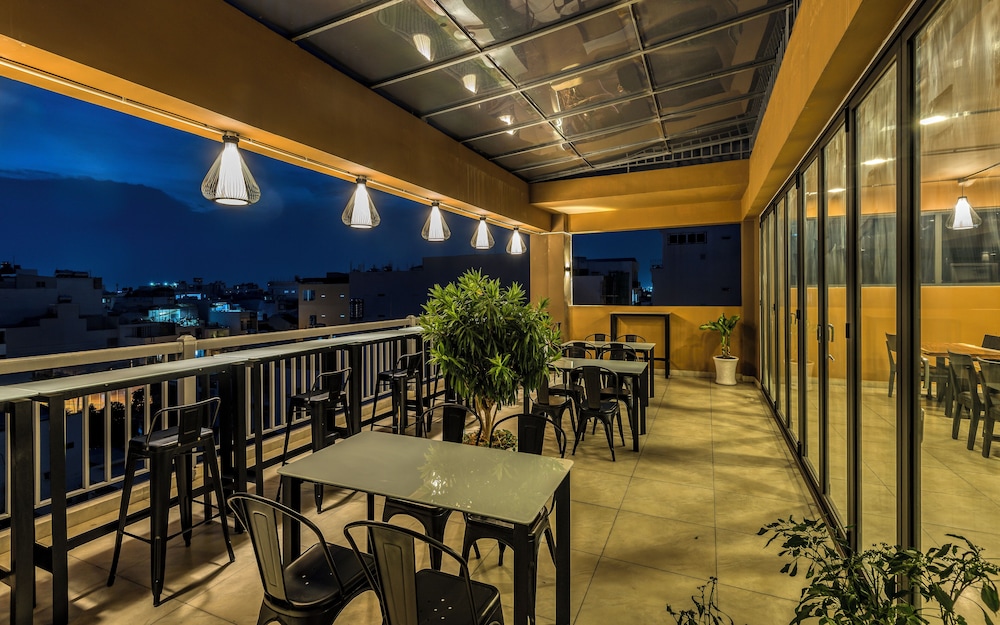 Cherry Hotel and Apartment 46/50