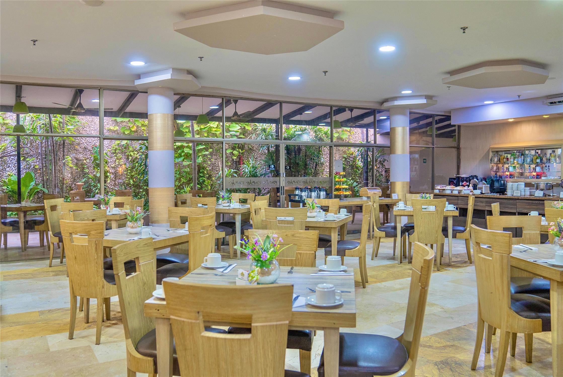 Howard Johnson by Wyndham Barranquilla Versalles 17/29