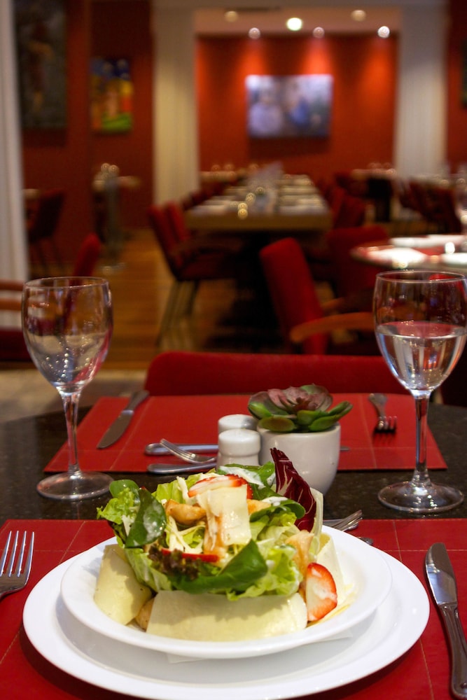 Bristol International Airport Hotel 23/50