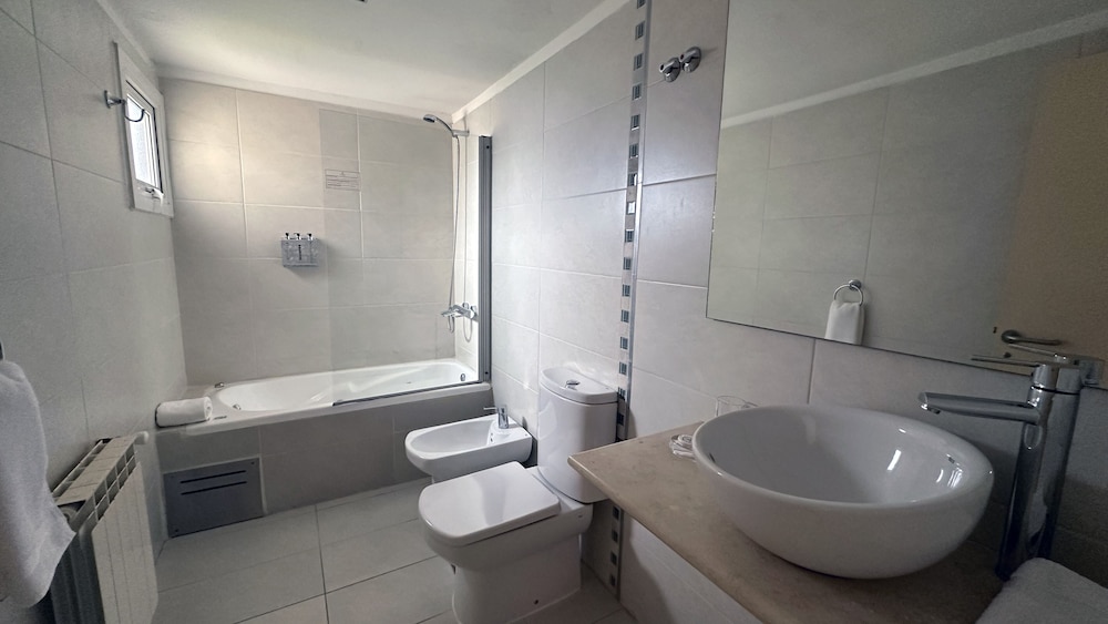 LAS LENGAS HOTEL 58/60
