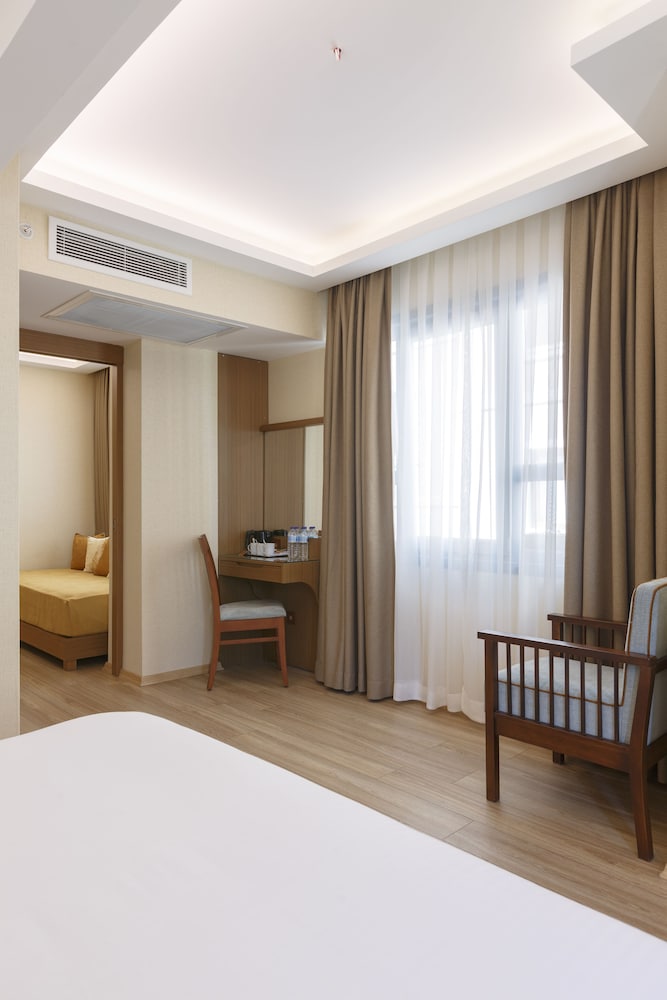 LALAHAN HOTEL 18/61