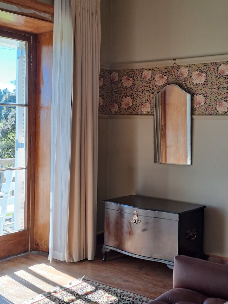 Portland Manor 6/48