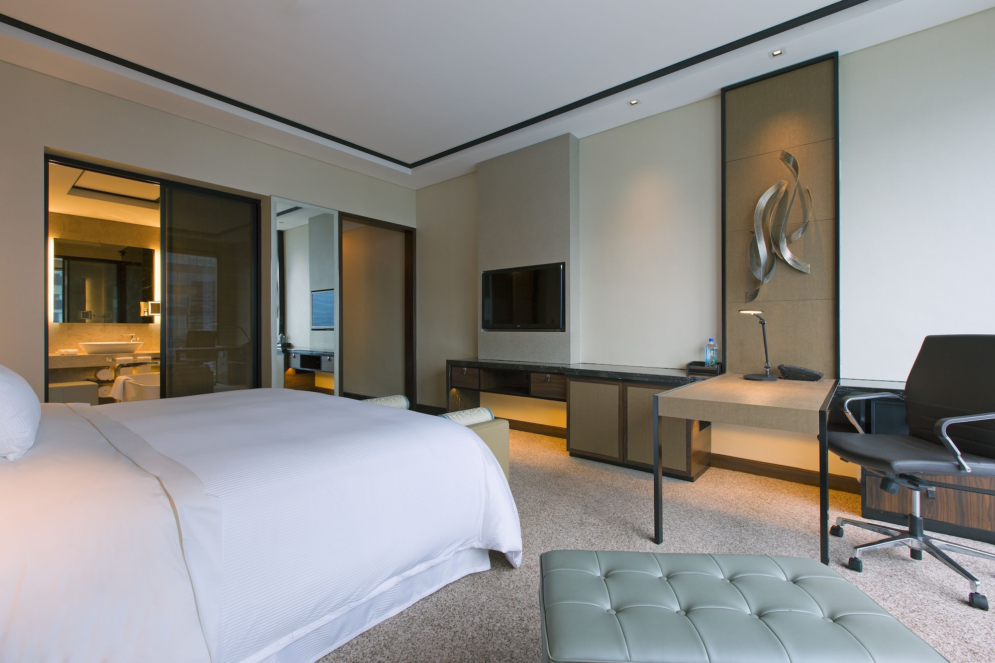 غرفة بسرير كينج، The Westin Singapore 2/7
