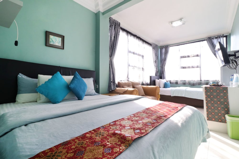 Lembur Incu Syariah Villa by ZUZU 8/46