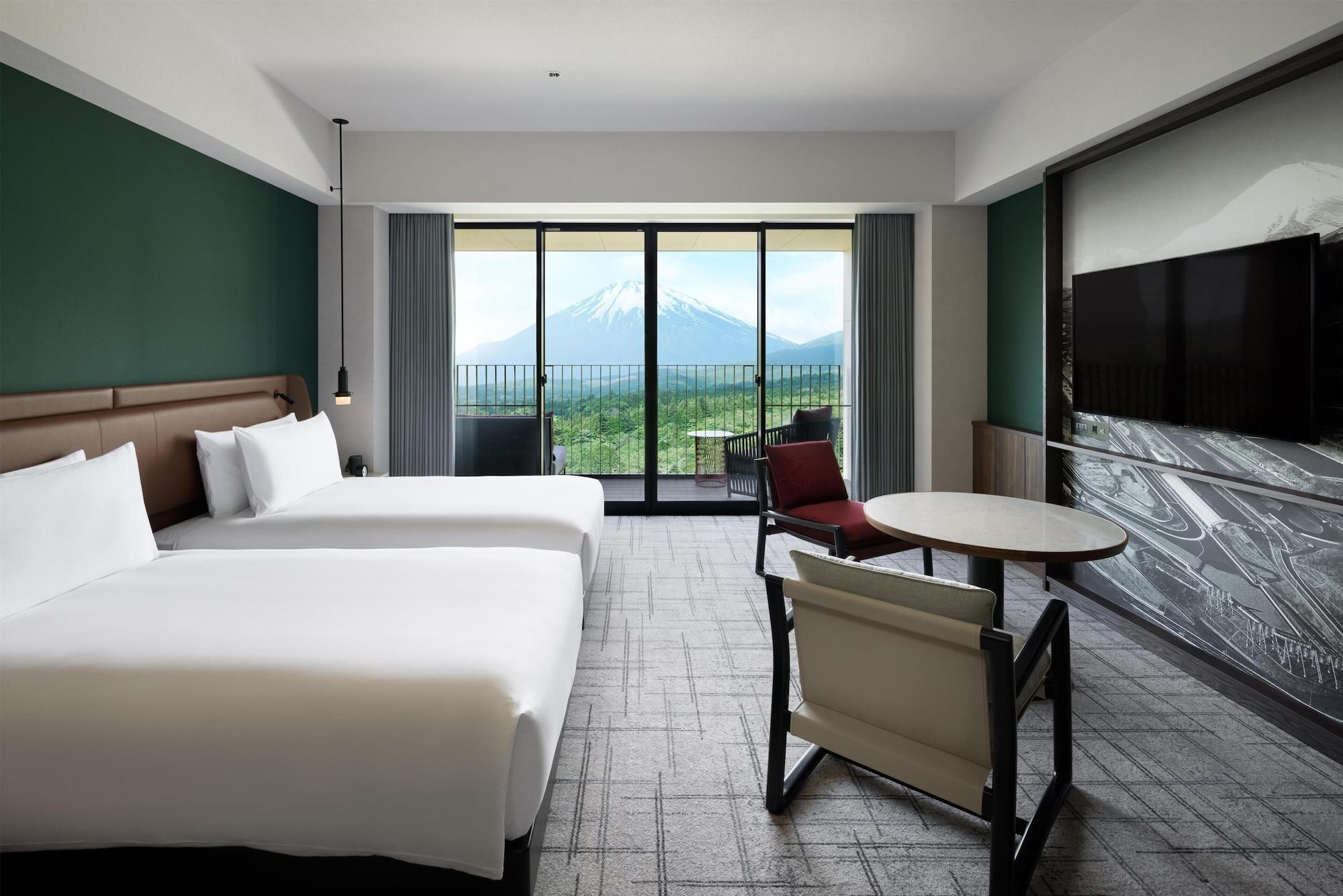 Room, Twin Beds, Fountain View