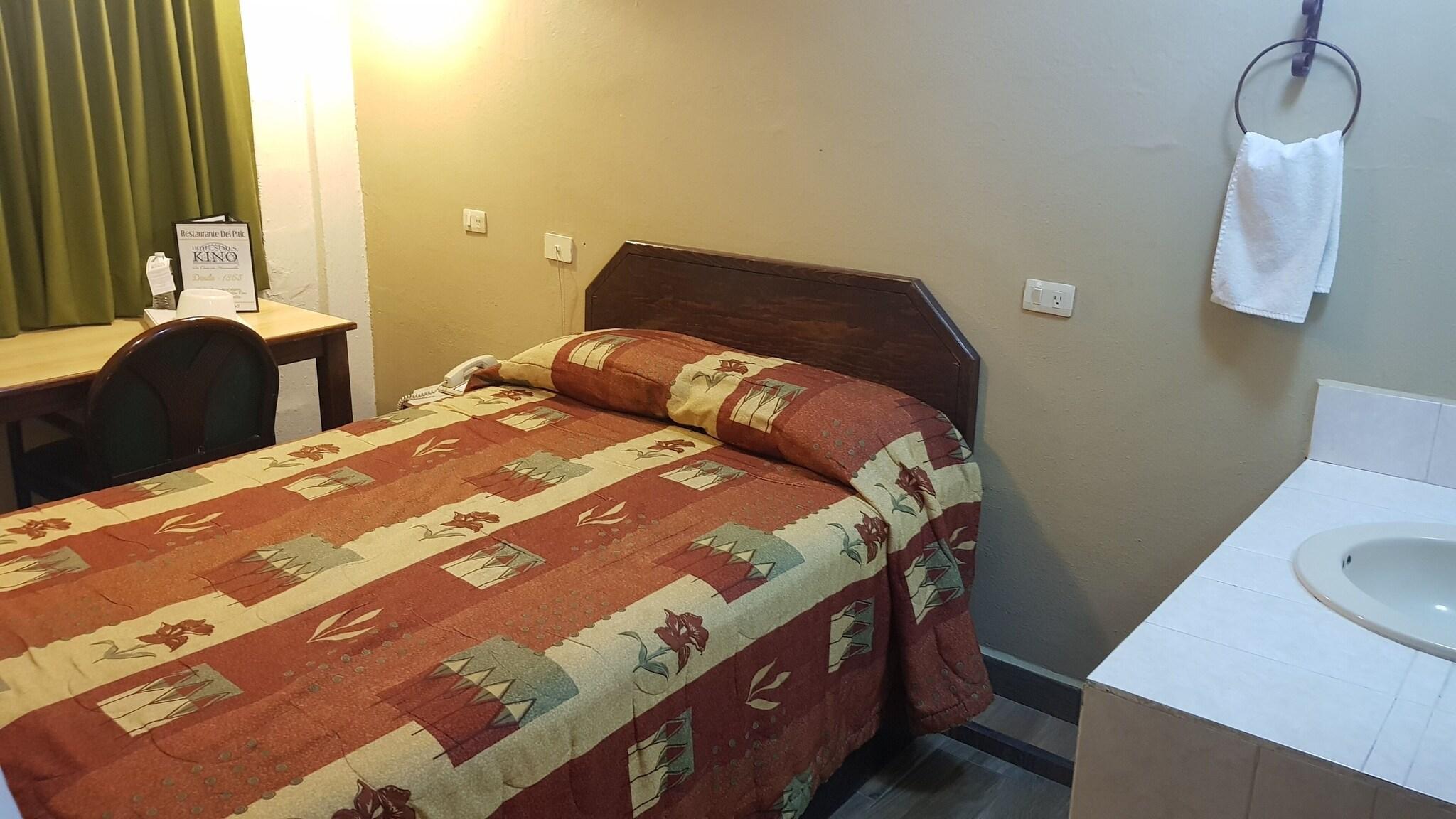 غرفة قياسية بسرير مزدوج، Hotel Suites Kino 2/7