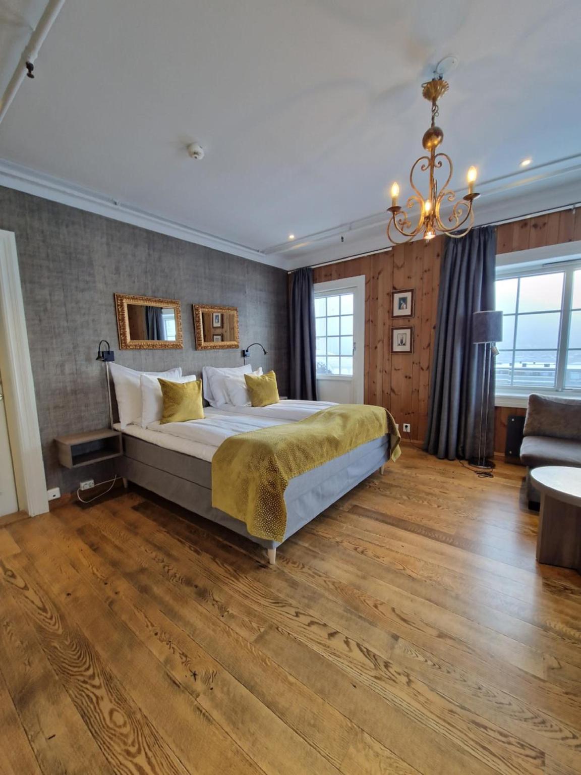 Superior, Twin Beds