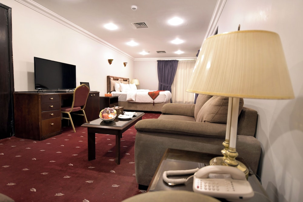 Carlton Tower Hotel 51/55