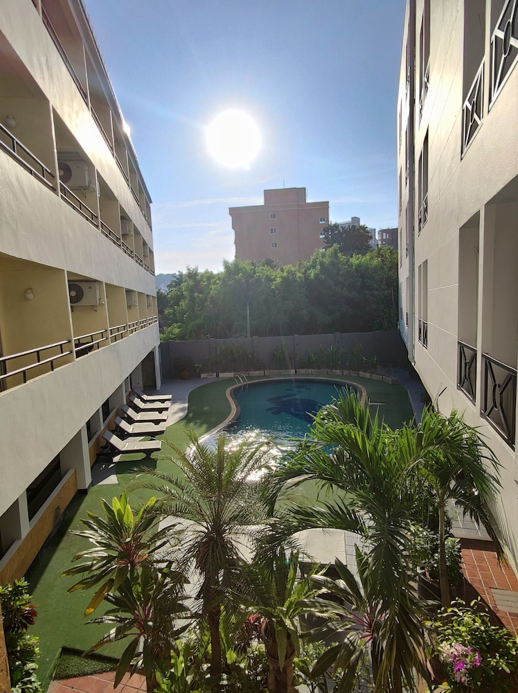 The Chanthong Residence and Hotel Pattaya 17/24
