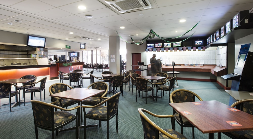 Villawood Hotel 19/29