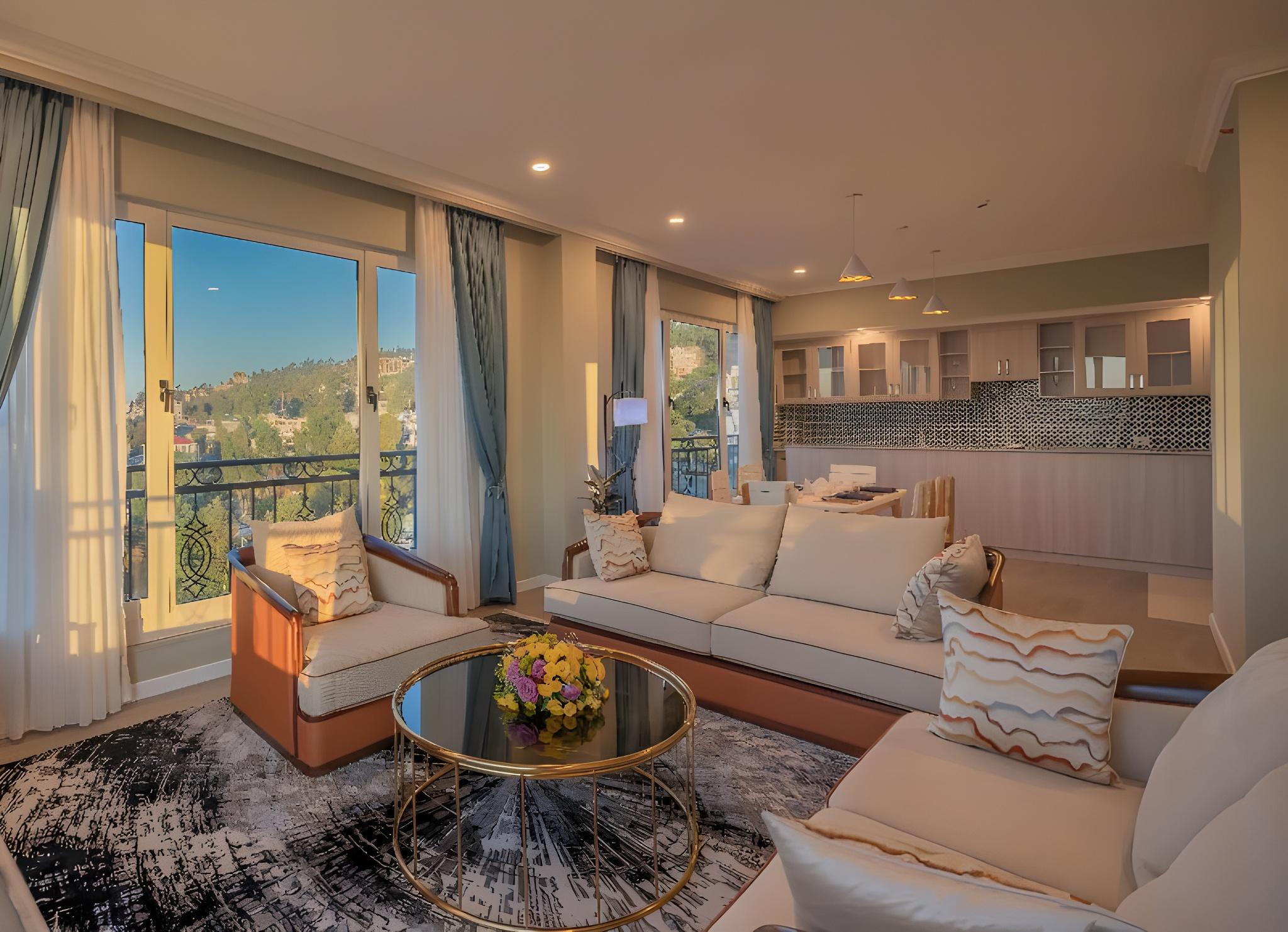GRAND, PREMIUM, SUITE