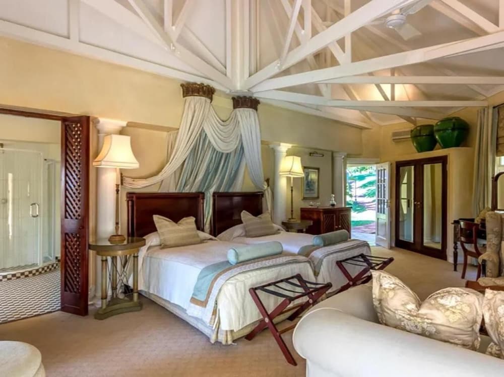 Blue Mountain Luxury Lodge 4/33