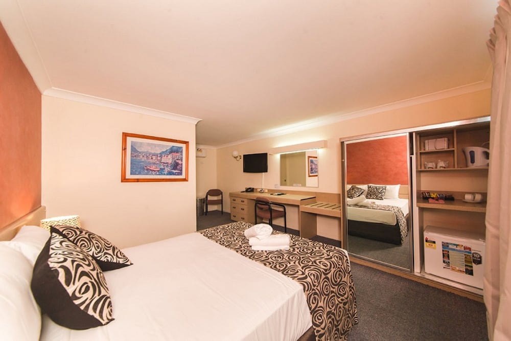 Hampton Villa Motel (ex.Comfort Inn Rockhampton) 32/71