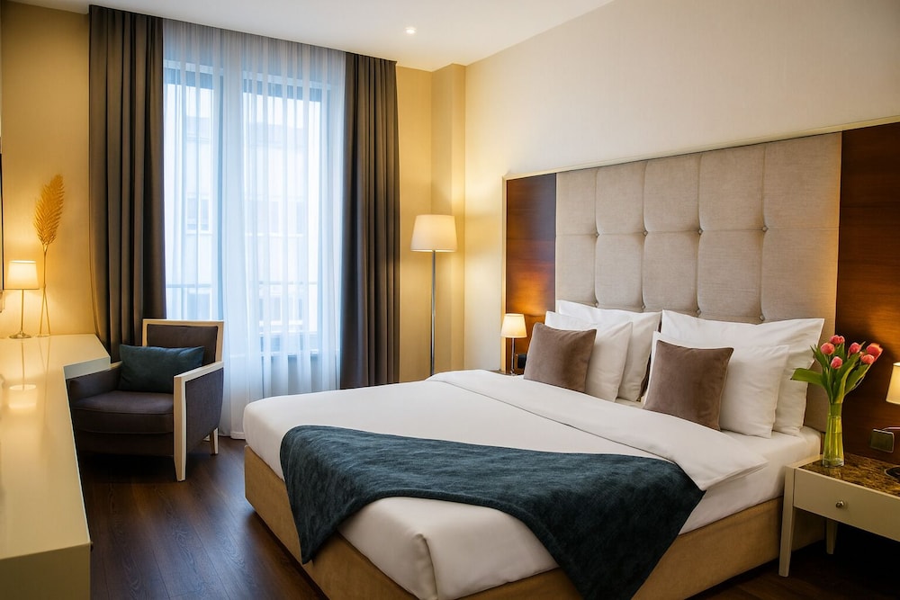 DELUXE, TWIN BEDS