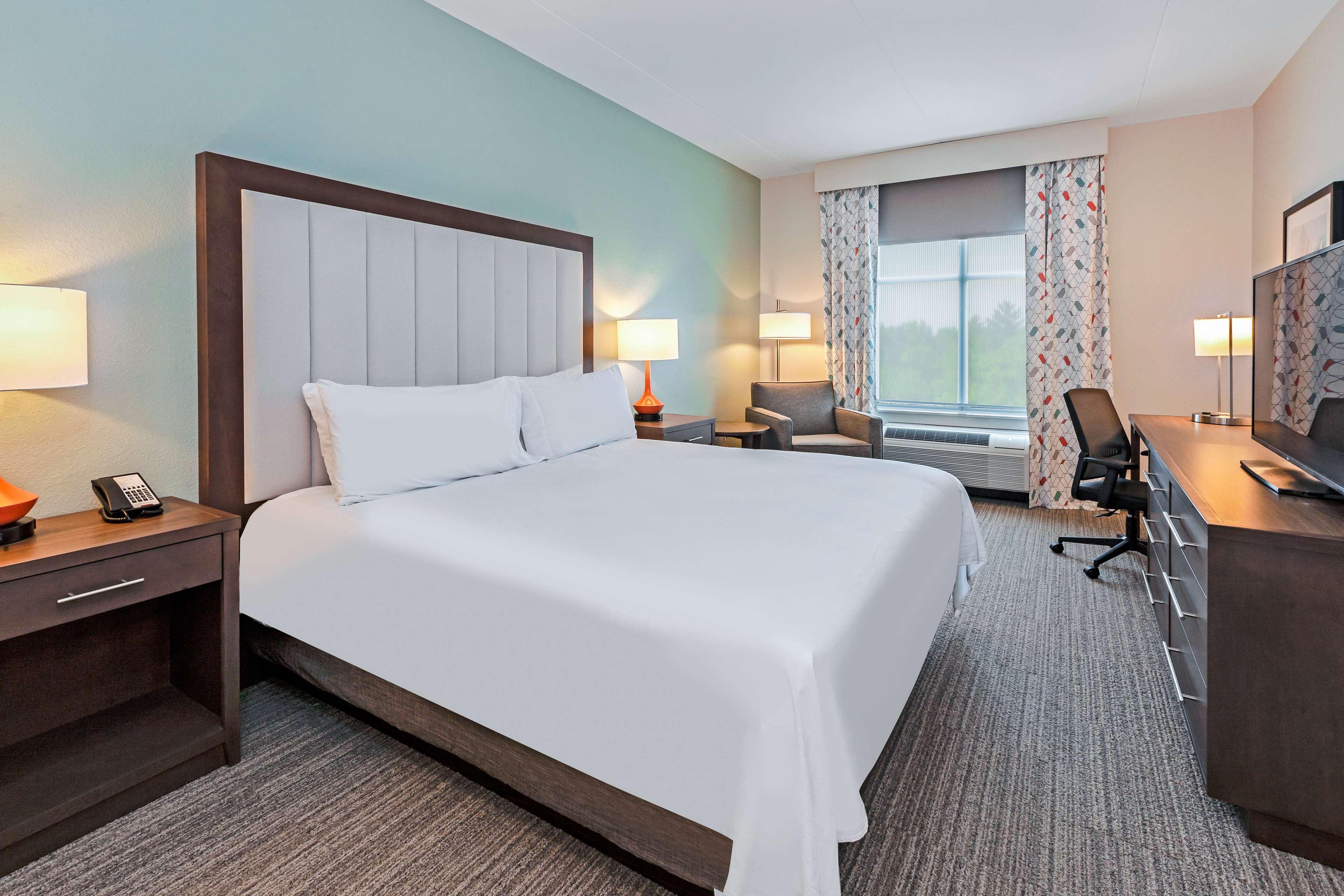 1 BEDROOM, SUITE, KING BED, ACCESSIBLE