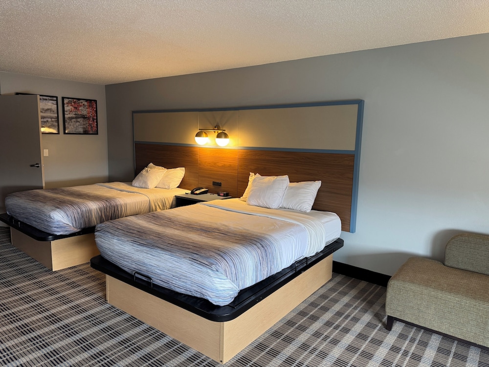 Deluxe, 2 Queen Beds