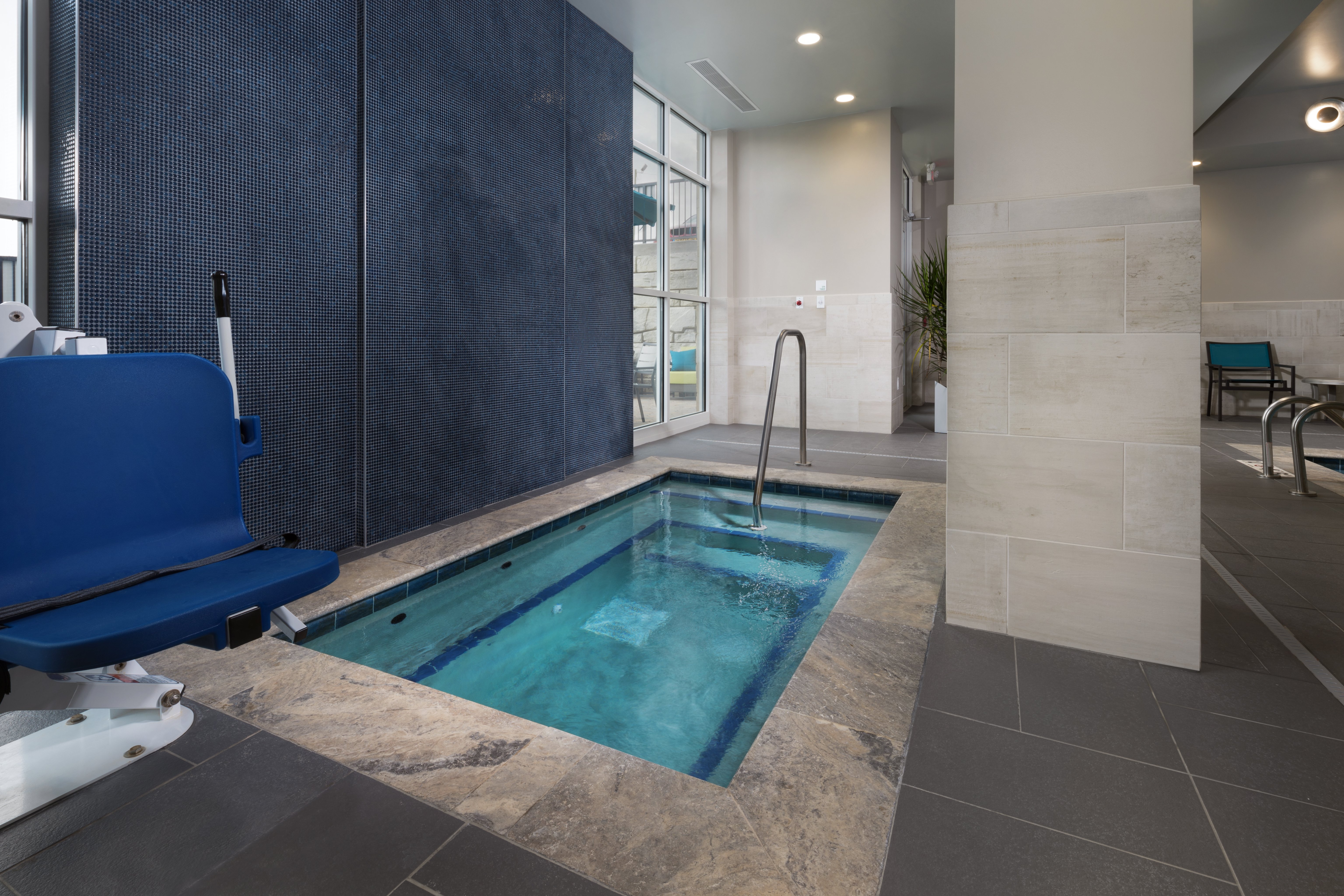 Holiday Inn And Suites Arden Asheville Airport 23/51
