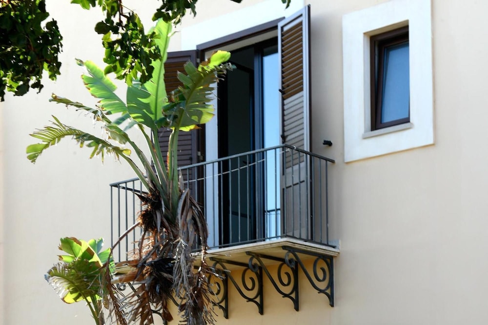 Oasis Hotel Residence and Resort 2/46
