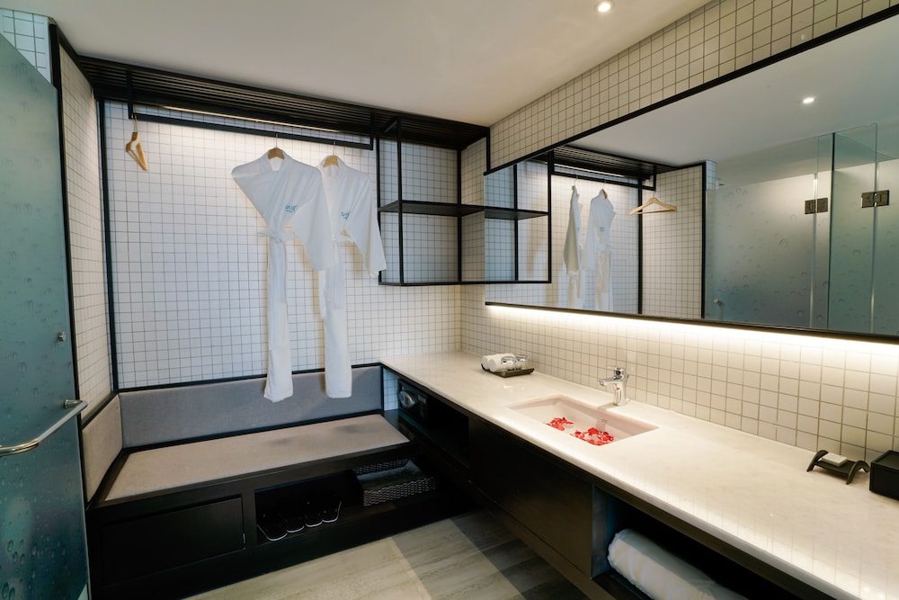 Satya Danang Hotel 46/50