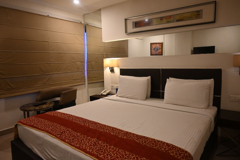Executive, King Bed