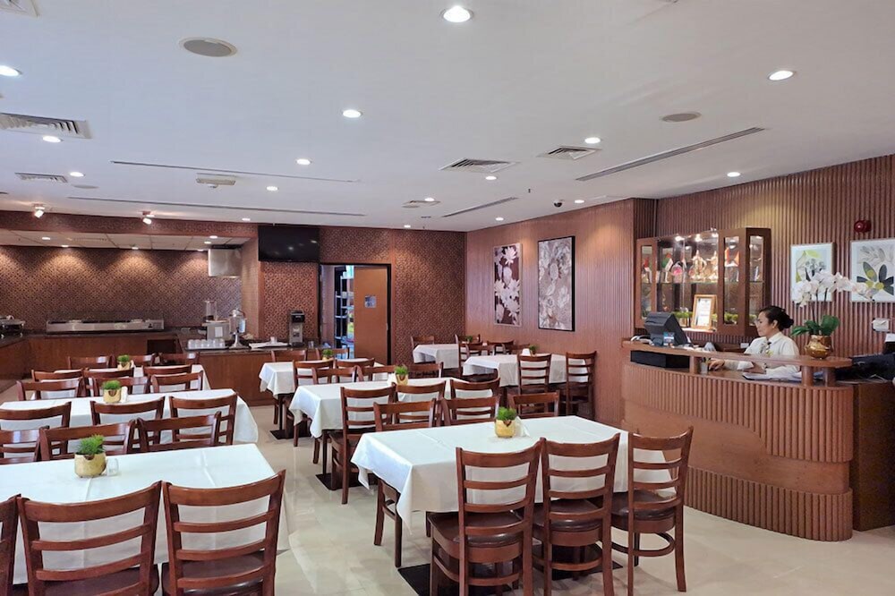 restaurant cafeteria