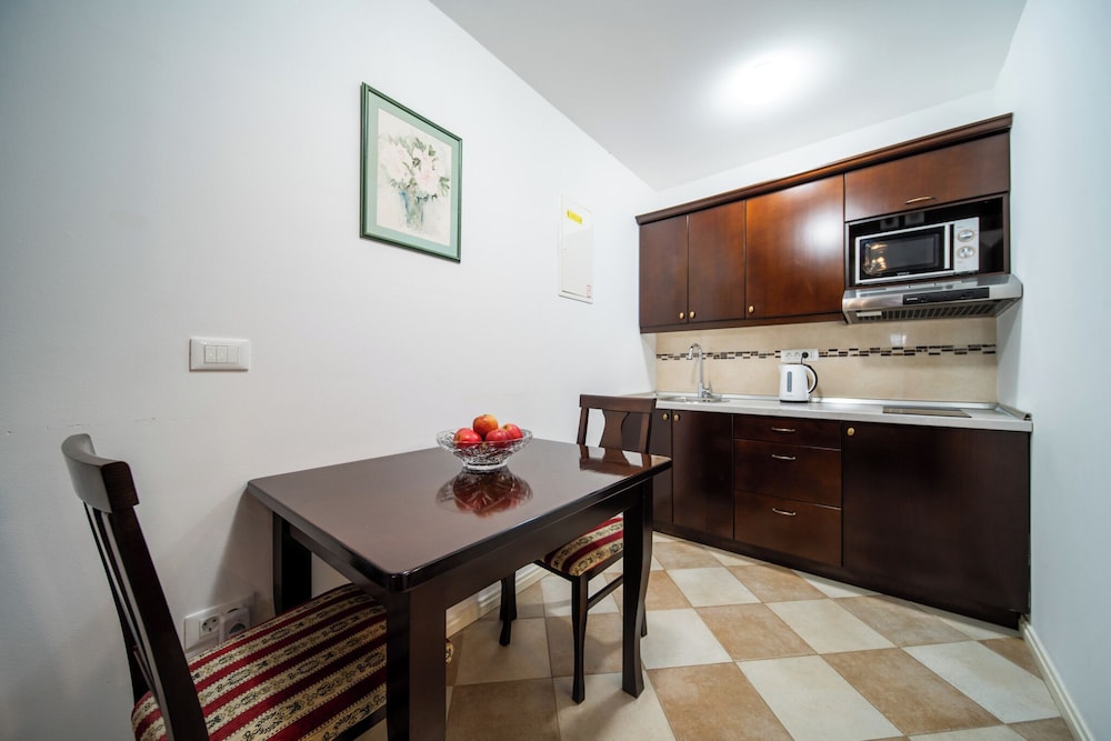 SUNce Palace Apartments 40/48