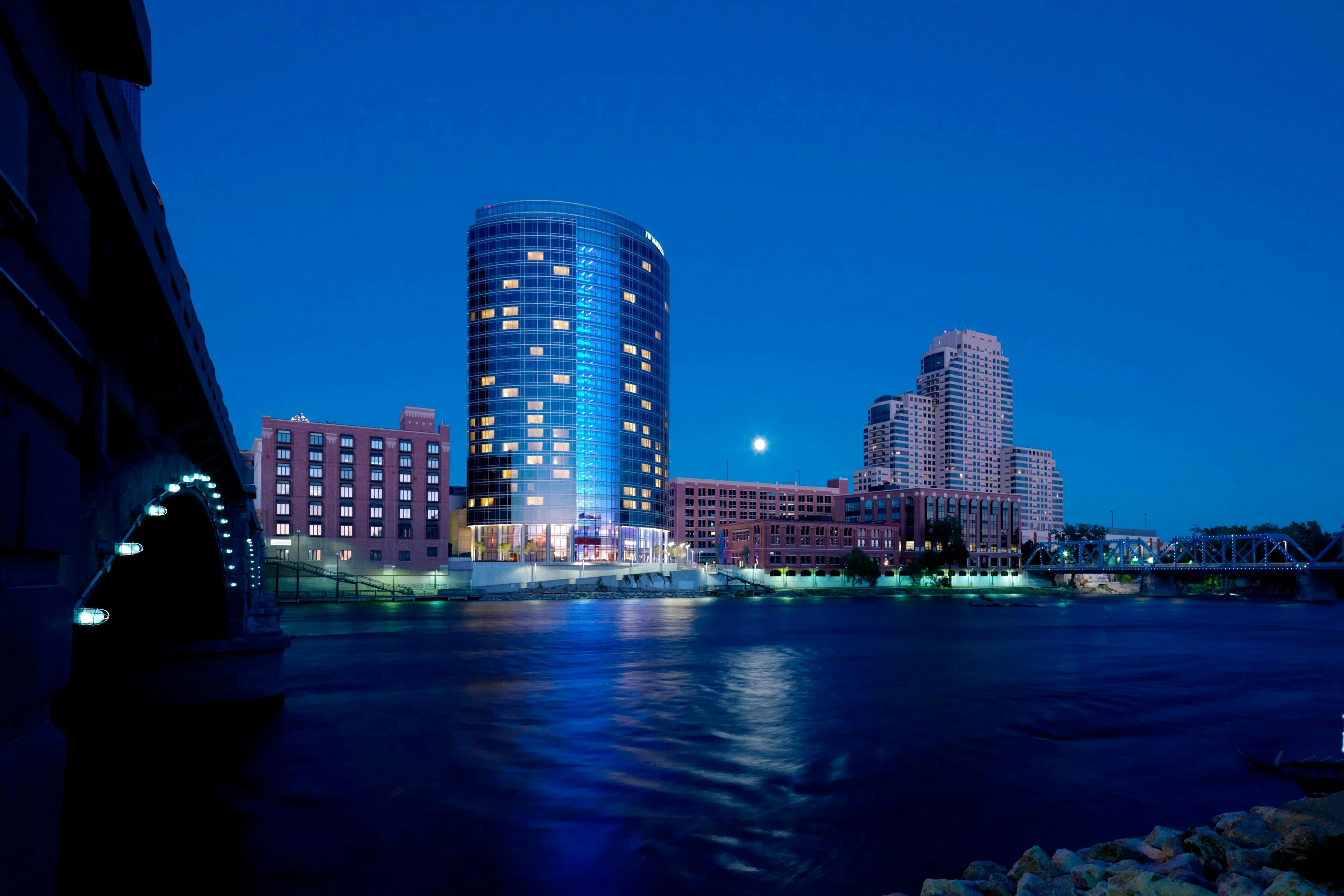 JW Marriott Hotel Grand Rapids 80/80