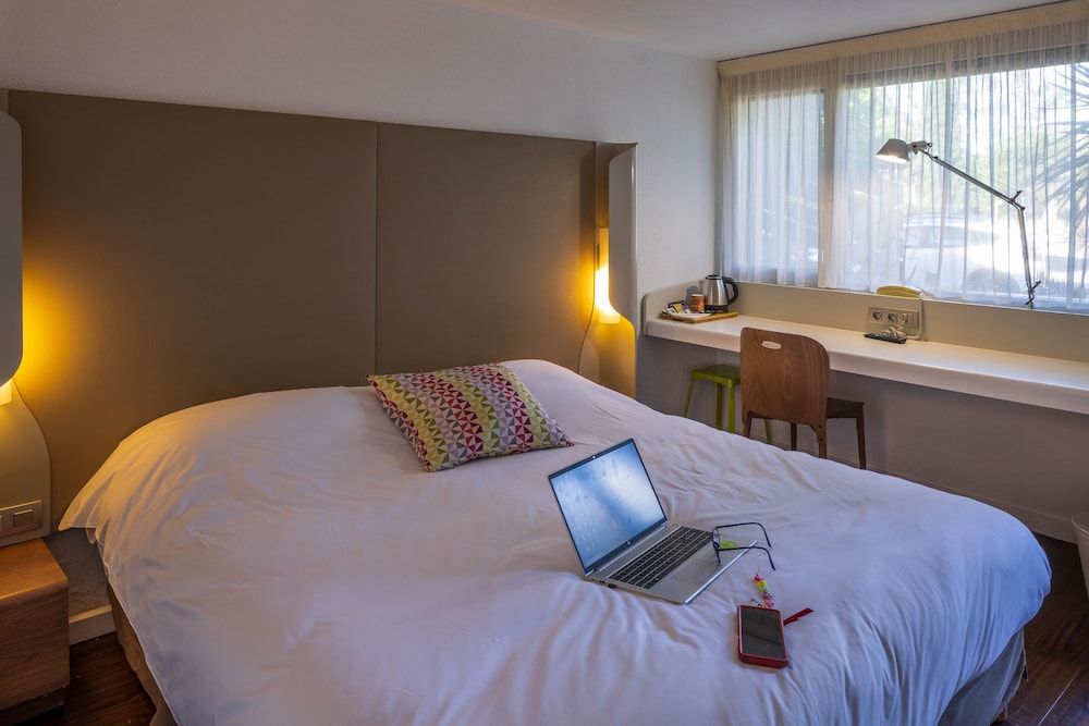 COMFORT, DOUBLE BED
